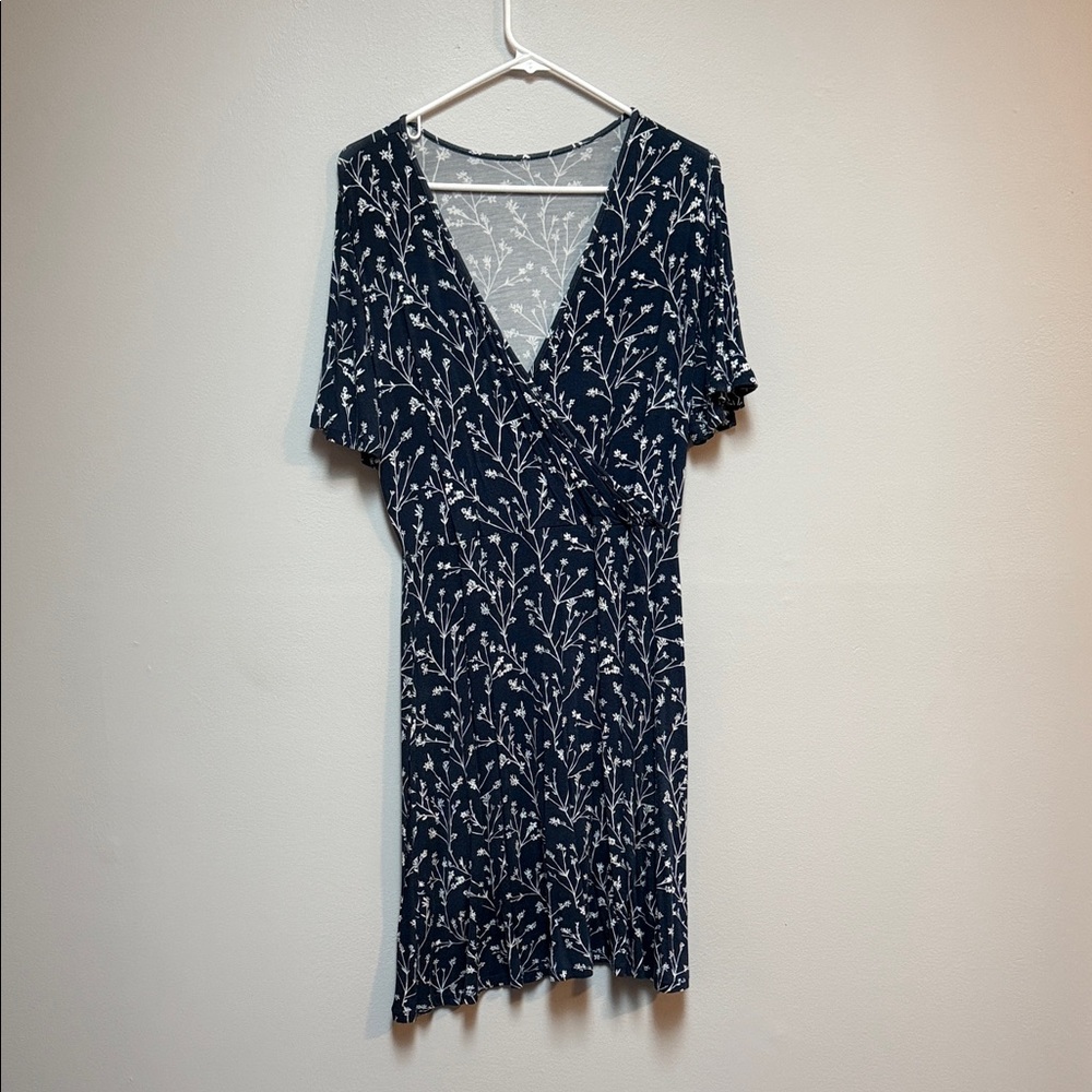 41 Hawthorn Navy and White Floral Midi Dress